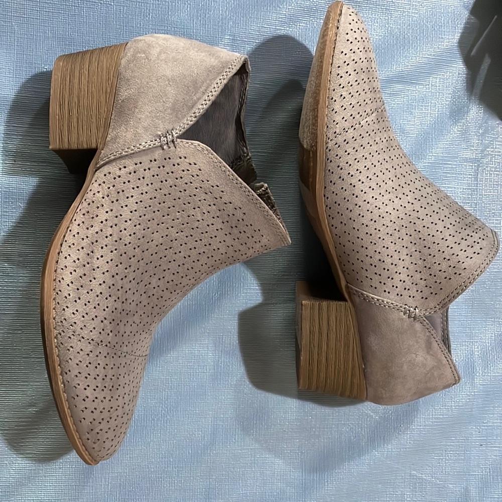 Heels, suede comfort and style